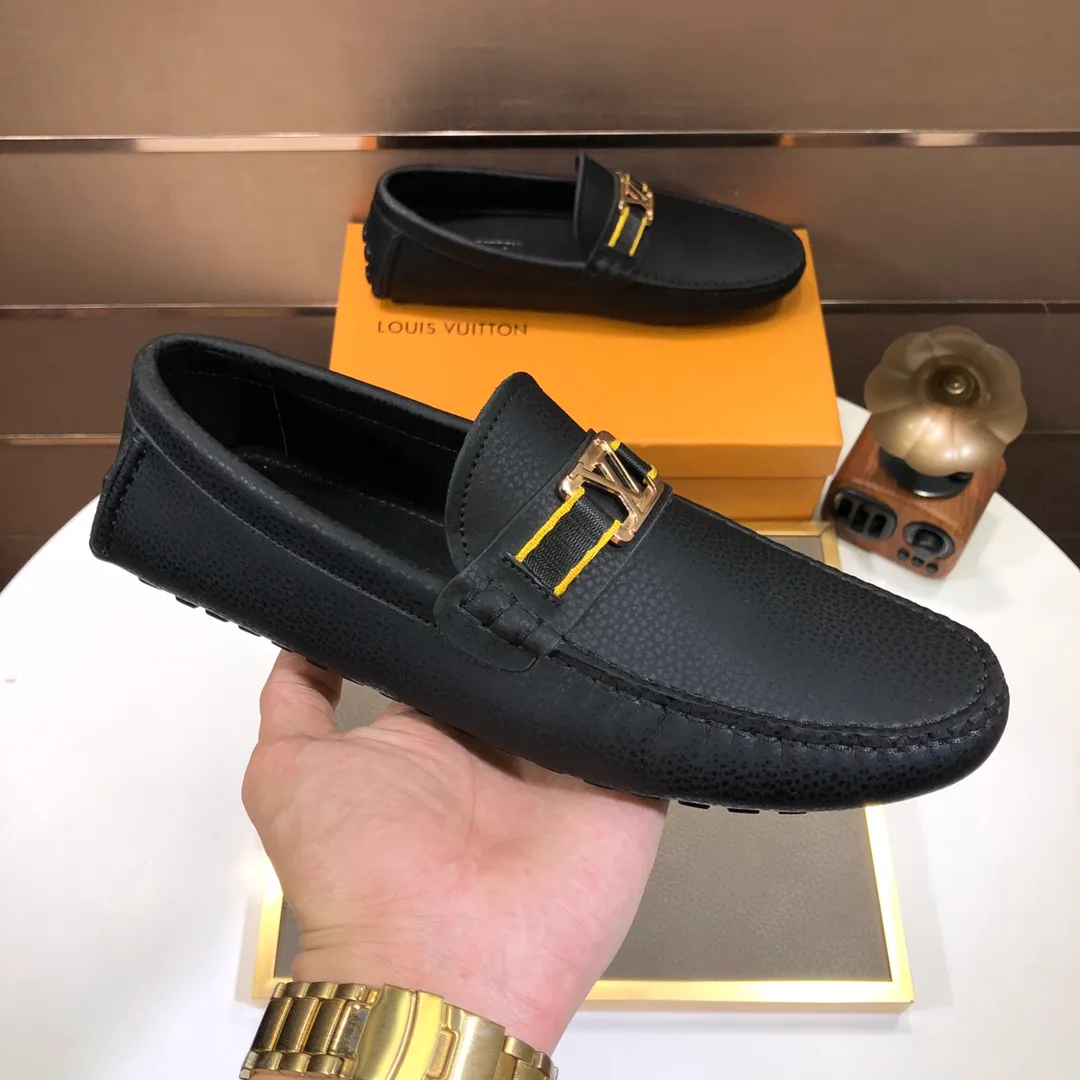 Men's men's shoes 💰420💰 [LV Doudou Shoes] (sheepskin lining) new model is on the market, available on the official website. The new Doudou shoes are processed into single-color materials, and the uppers are made of imported cowhide material. The body of the shoe is fully hemmed with mark thread, and is lined with imported original cowhide leather. The elegant shoe shape is super suitable for all-matching, and the size is 38-44.